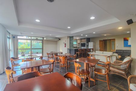 Apartamento à venda com 125m², 2 quartos e 2 vagas Apartamento à venda com 125m², 2 quartos e 2 vagasÁrea comum - Salão de festas