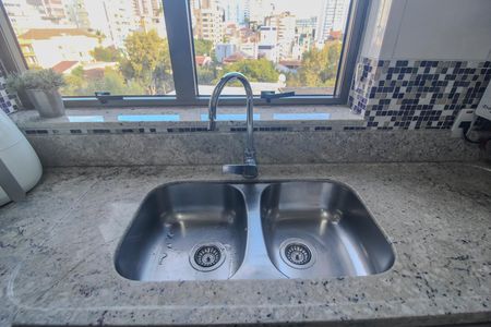 Apartamento à venda com 125m², 2 quartos e 2 vagas Apartamento à venda com 125m², 2 quartos e 2 vagasCozinha