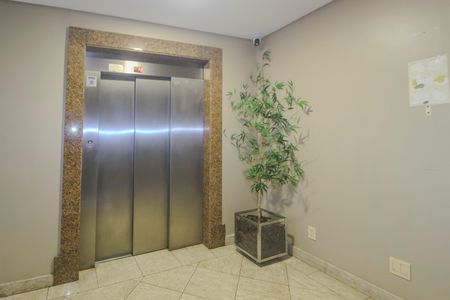 Apartamento à venda com 125m², 2 quartos e 2 vagas Apartamento à venda com 125m², 2 quartos e 2 vagasHall de entrada