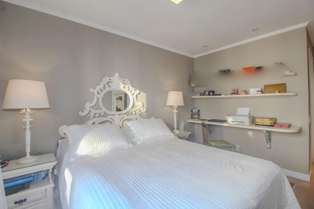 Apartamento à venda com 125m², 2 quartos e 2 vagas Apartamento à venda com 125m², 2 quartos e 2 vagasSuite