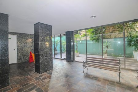 Apartamento à venda com 125m², 2 quartos e 2 vagas Apartamento à venda com 125m², 2 quartos e 2 vagasHall de entrada