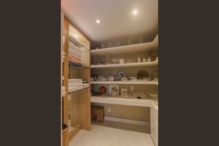 Apartamento à venda com 125m², 2 quartos e 2 vagas Apartamento à venda com 125m², 2 quartos e 2 vagasescritorio