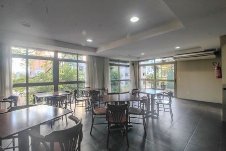 Apartamento à venda com 125m², 2 quartos e 2 vagas Apartamento à venda com 125m², 2 quartos e 2 vagasÁrea comum - Salão de festas