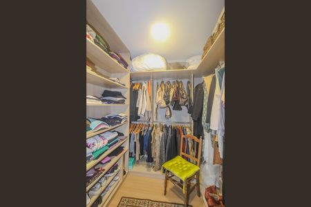 Apartamento à venda com 125m², 2 quartos e 2 vagas Apartamento à venda com 125m², 2 quartos e 2 vagasCloset
