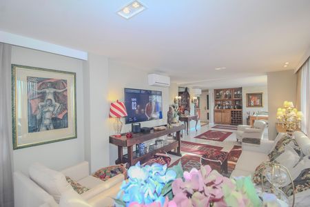 Apartamento à venda com 125m², 2 quartos e 2 vagas Apartamento à venda com 125m², 2 quartos e 2 vagasSala