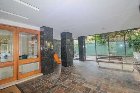 Apartamento à venda com 125m², 2 quartos e 2 vagas Apartamento à venda com 125m², 2 quartos e 2 vagasHall de entrada