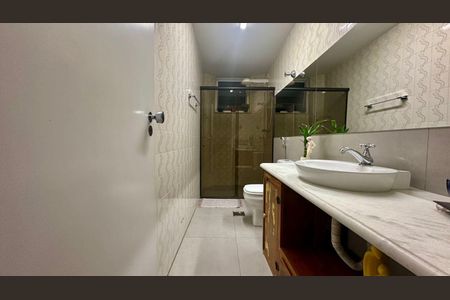 Apartamento à venda com 125m², 3 quartos e 1 vaga Apartamento à venda com 125m², 3 quartos e 1 vagaBanheiro