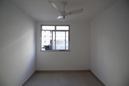 Quarto 1 de apartamento para alugar com 2 quartos, 48m² em Taquara, Rio de Janeiro