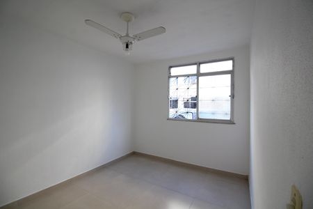 Quarto 2 de apartamento para alugar com 2 quartos, 48m² em Taquara, Rio de Janeiro