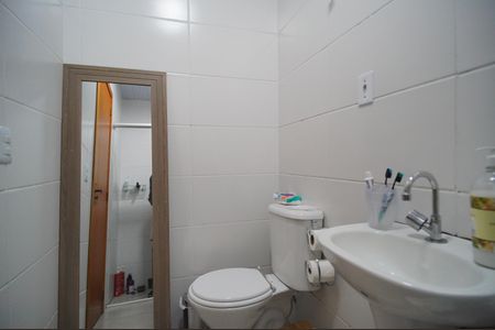 Casa de condomínio à venda com 55m², 3 quartos e 2 vagasBanheiro