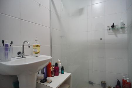 Casa de condomínio à venda com 55m², 3 quartos e 2 vagasBanheiro