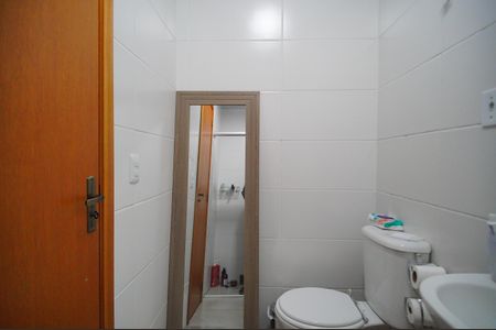 Casa de condomínio à venda com 55m², 3 quartos e 2 vagasBanheiro