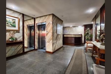 Apartamento para alugar com 128m², 4 quartos e 2 vagas Apartamento para alugar com 128m², 4 quartos e 2 vagasFachada e portaria