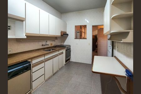 Apartamento para alugar com 128m², 4 quartos e 2 vagas Apartamento para alugar com 128m², 4 quartos e 2 vagasCozinha