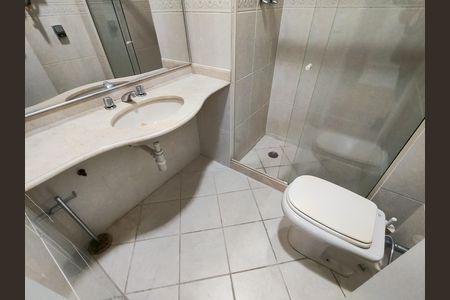 Apartamento para alugar com 128m², 4 quartos e 2 vagas Apartamento para alugar com 128m², 4 quartos e 2 vagasBanheiro 2
