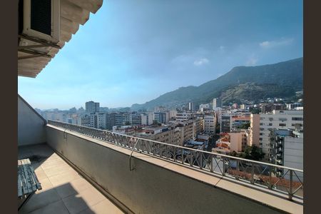 Apartamento para alugar com 128m², 4 quartos e 2 vagas Apartamento para alugar com 128m², 4 quartos e 2 vagasÁrea comum - Salão de festas 2