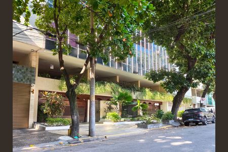 Apartamento para alugar com 128m², 4 quartos e 2 vagas Apartamento para alugar com 128m², 4 quartos e 2 vagasFachada e portaria
