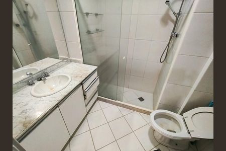 Apartamento para alugar com 128m², 4 quartos e 2 vagas Apartamento para alugar com 128m², 4 quartos e 2 vagasBanheiro 1