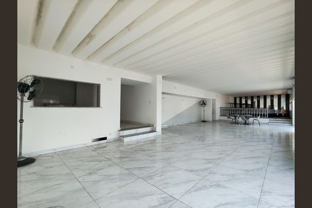 Apartamento para alugar com 128m², 4 quartos e 2 vagas Apartamento para alugar com 128m², 4 quartos e 2 vagasÁrea comum - Salão de festas 2