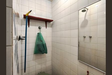 Apartamento para alugar com 128m², 4 quartos e 2 vagas Apartamento para alugar com 128m², 4 quartos e 2 vagasBanheiro de serviço