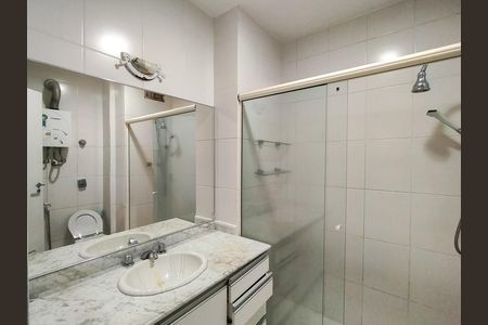 Apartamento para alugar com 128m², 4 quartos e 2 vagas Apartamento para alugar com 128m², 4 quartos e 2 vagasBanheiro 1