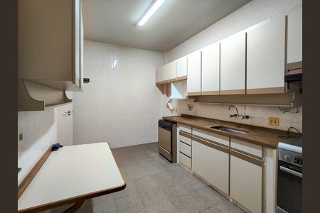 Apartamento para alugar com 128m², 4 quartos e 2 vagas Apartamento para alugar com 128m², 4 quartos e 2 vagasCozinha