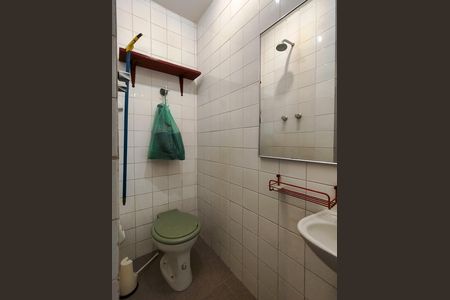 Apartamento para alugar com 128m², 4 quartos e 2 vagas Apartamento para alugar com 128m², 4 quartos e 2 vagasBanheiro de serviço