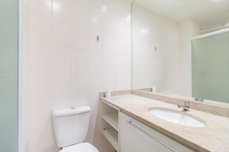 Apartamento à venda com 60m², 2 quartos e 1 vaga Apartamento à venda com 60m², 2 quartos e 1 vagaBanheiro da suíte