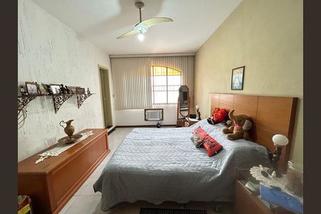 Casa à venda com 341m², 6 quartos e 2 vagasQuarto 3 - Suíte