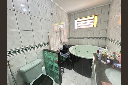 Casa à venda com 341m², 6 quartos e 2 vagasBanheiro da Suíte