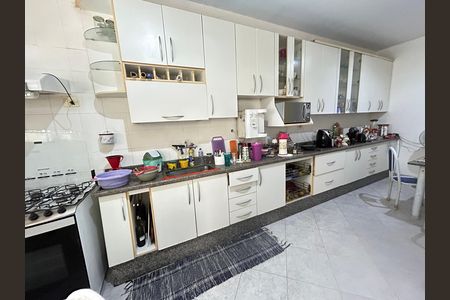 Casa à venda com 341m², 6 quartos e 2 vagasCozinha