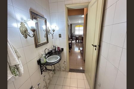 Casa à venda com 341m², 6 quartos e 2 vagasLavabo 