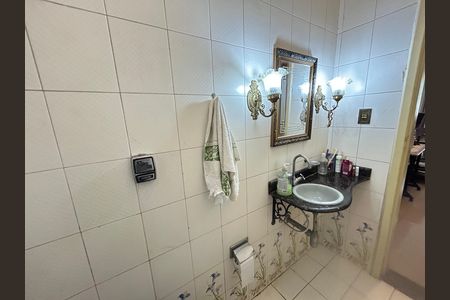 Casa à venda com 341m², 6 quartos e 2 vagasLavabo 