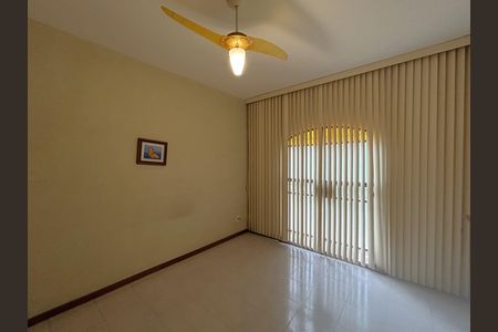 Casa à venda com 341m², 6 quartos e 2 vagasQuarto 1