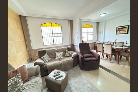 Casa à venda com 341m², 6 quartos e 2 vagasSala 2