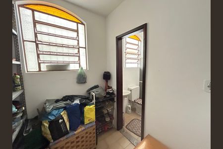 Casa à venda com 341m², 6 quartos e 2 vagasQuarto de Serviço