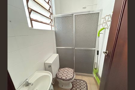 Casa à venda com 341m², 6 quartos e 2 vagasBanheiro de serviço