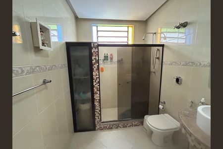 Casa à venda com 341m², 6 quartos e 2 vagasBanheiro Social