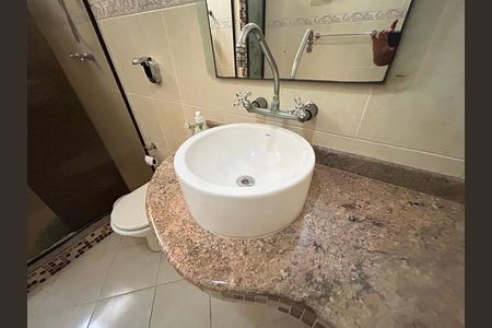 Casa à venda com 341m², 6 quartos e 2 vagasBanheiro Social