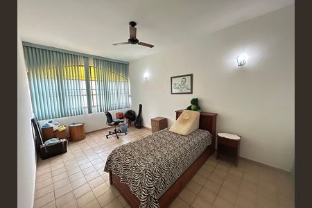 Casa à venda com 341m², 6 quartos e 2 vagasQuarto 2
