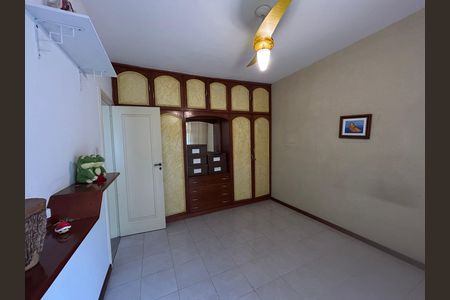 Casa à venda com 341m², 6 quartos e 2 vagasQuarto 1