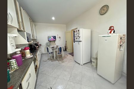 Casa à venda com 341m², 6 quartos e 2 vagasCozinha