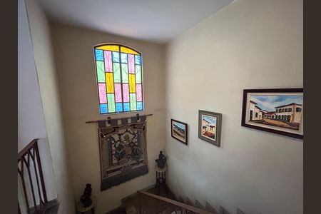 Casa à venda com 341m², 6 quartos e 2 vagasDetalhe da escada