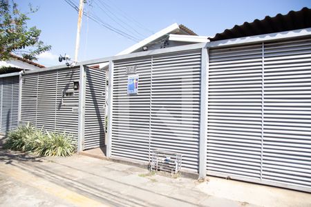 Casa para alugar com 180m², 4 quartos e 2 vagas Casa para alugar com 180m², 4 quartos e 2 vagasFachada