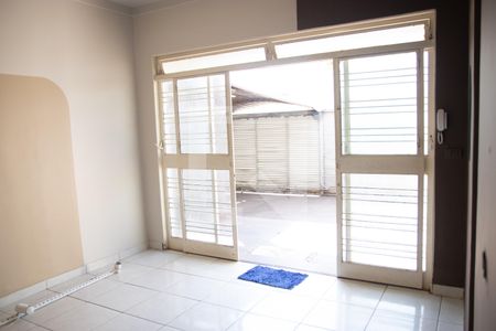Casa para alugar com 180m², 4 quartos e 2 vagas Casa para alugar com 180m², 4 quartos e 2 vagasSala 01