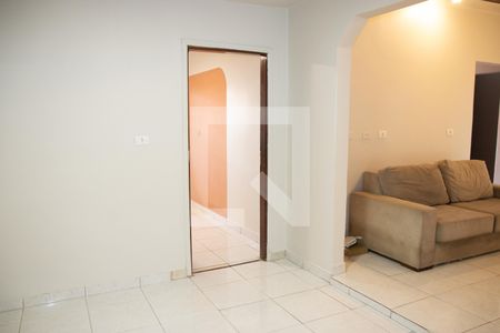 Casa para alugar com 180m², 4 quartos e 2 vagas Casa para alugar com 180m², 4 quartos e 2 vagasSala 02