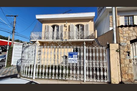 Casa à venda com 291m², 3 quartos e 3 vagasFachada 