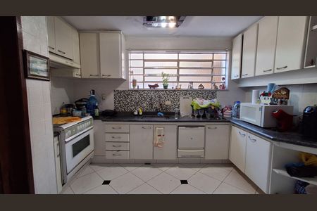 Casa à venda com 291m², 3 quartos e 3 vagasCozinha 