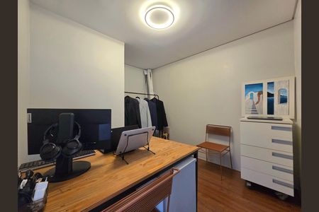 Apartamento à venda com 70m², 2 quartos e 1 vagaEscritório