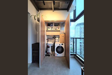 Apartamento à venda com 70m², 2 quartos e 1 vagaÁrea de Serviço